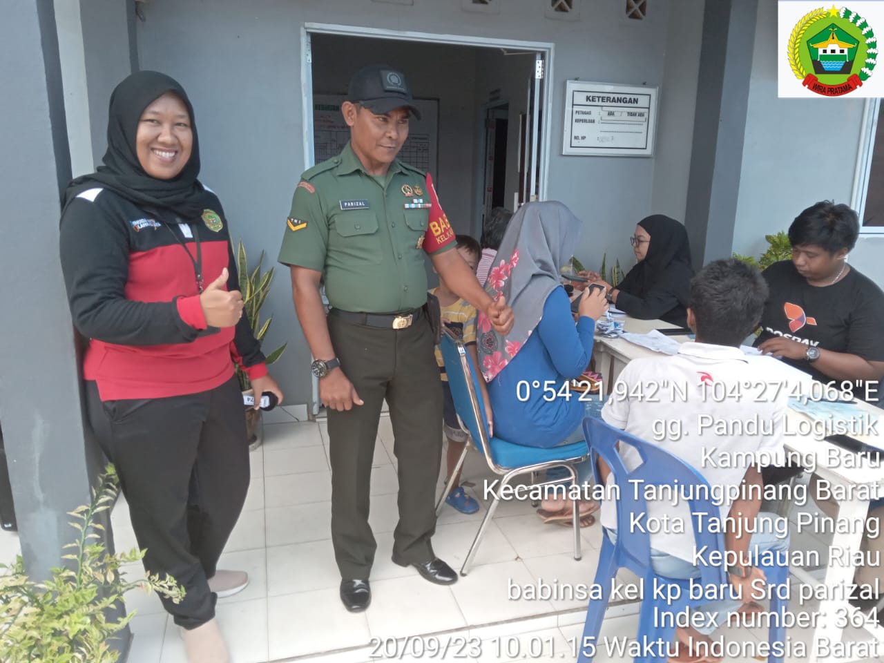 Serda Parizal melakukan monitoring pelaksanaan penyerahan bantuan sembako di Kelurahan Kampung Baru, Rabu (20/9/2023)