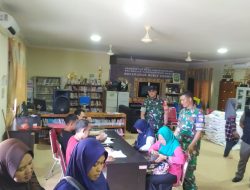 Serda Dede Sugianto Bersama Babinpotdirga Lakukan Pengamanan Pembagian Sembako